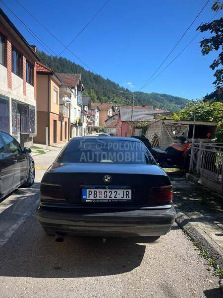 BMW 318 