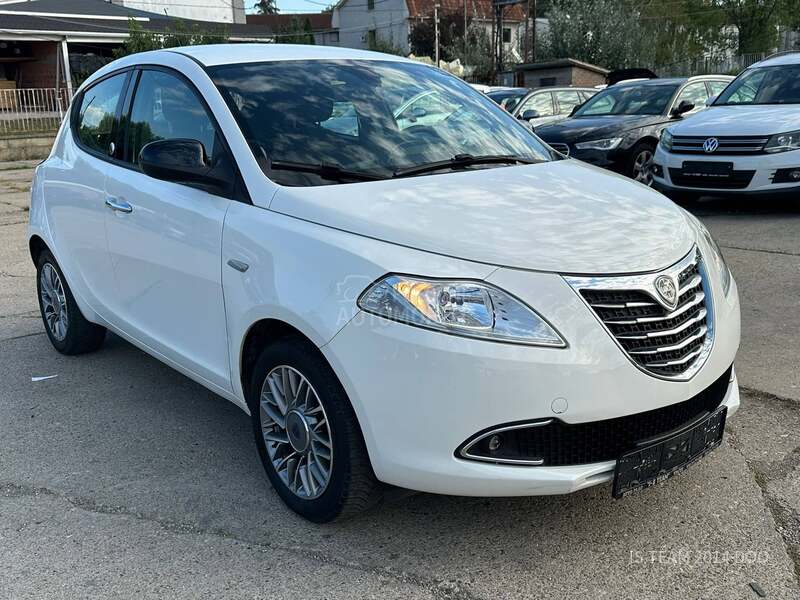Lancia Ypsilon 1.2 ECOCHIC   N O V