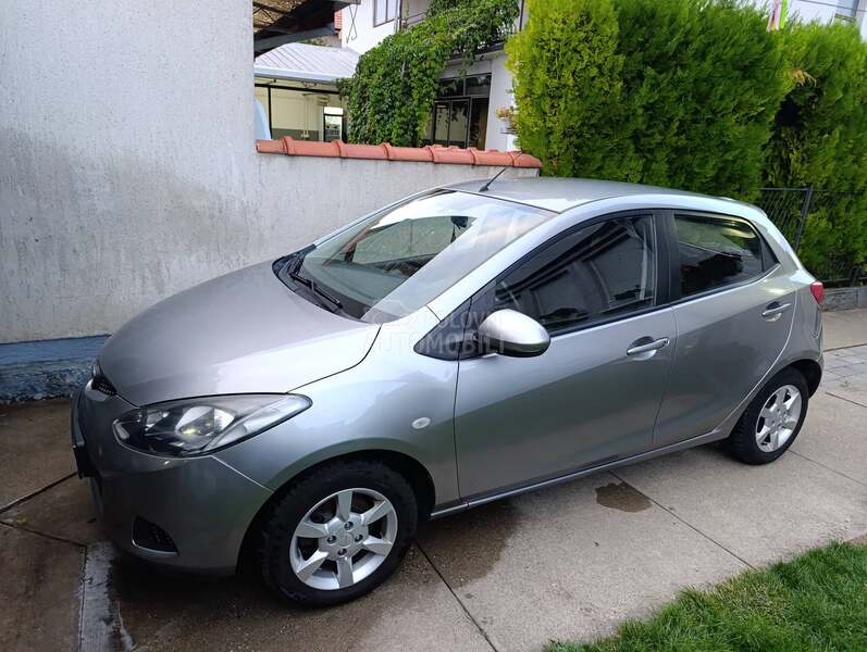 Mazda 2 