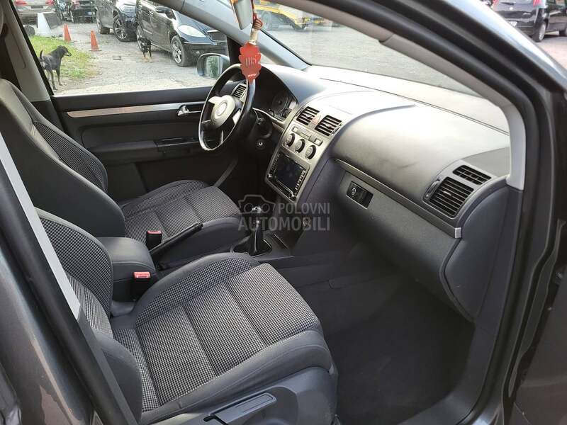 Volkswagen Touran 7 s e d i. s t a