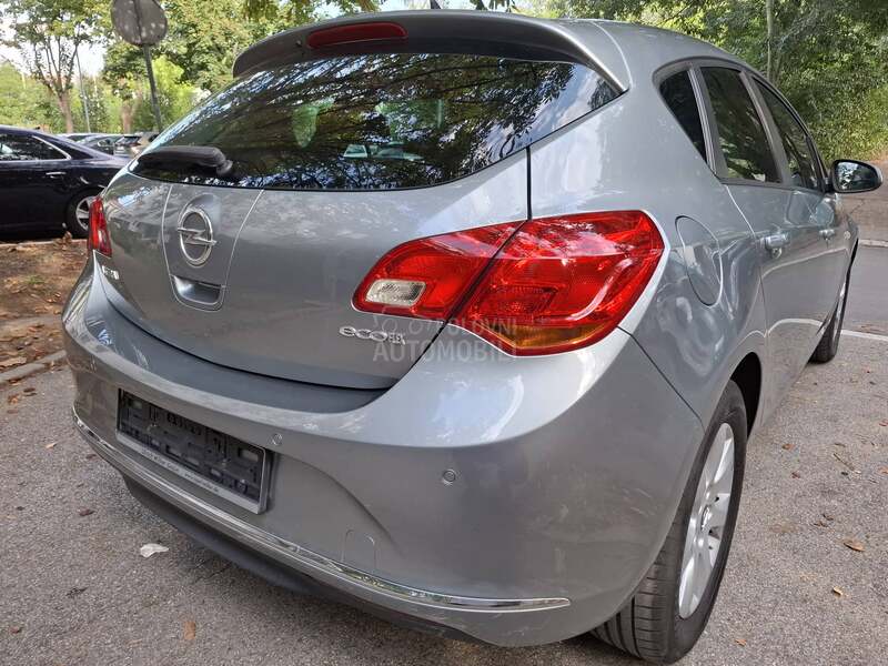 Opel Astra J 1.6 cdti
