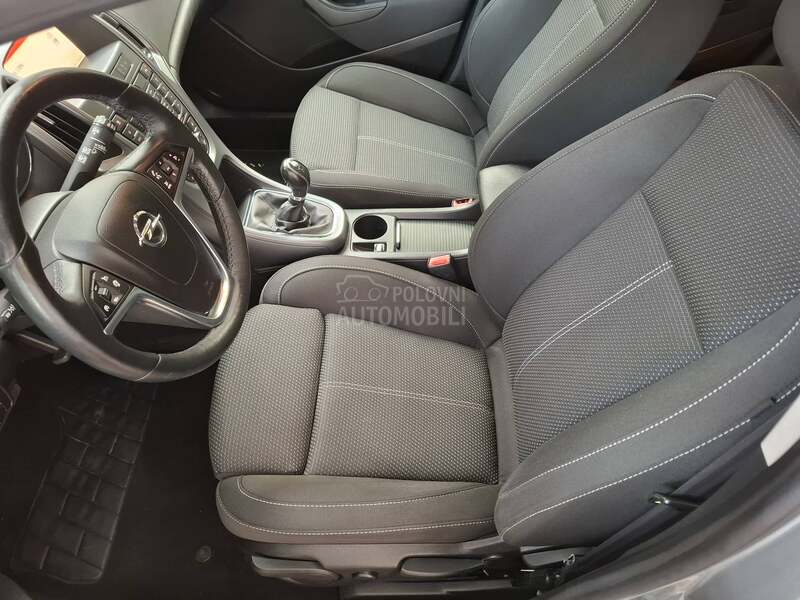 Opel Astra J 1.6 cdti