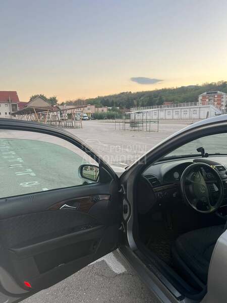 Mercedes Benz E 220 