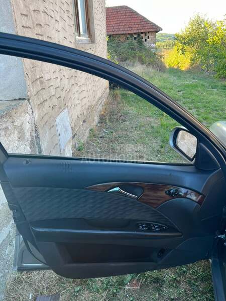 Mercedes Benz E 220 