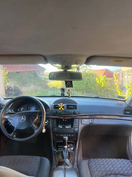 Mercedes Benz E 220 