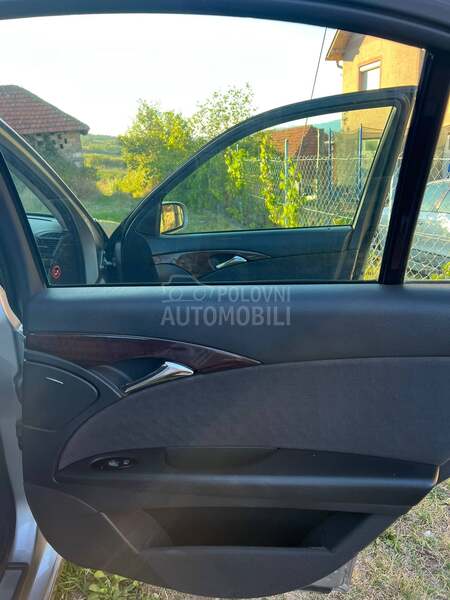 Mercedes Benz E 220 
