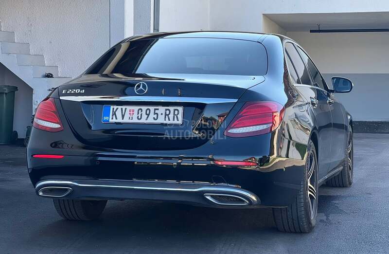 Mercedes Benz E 220 