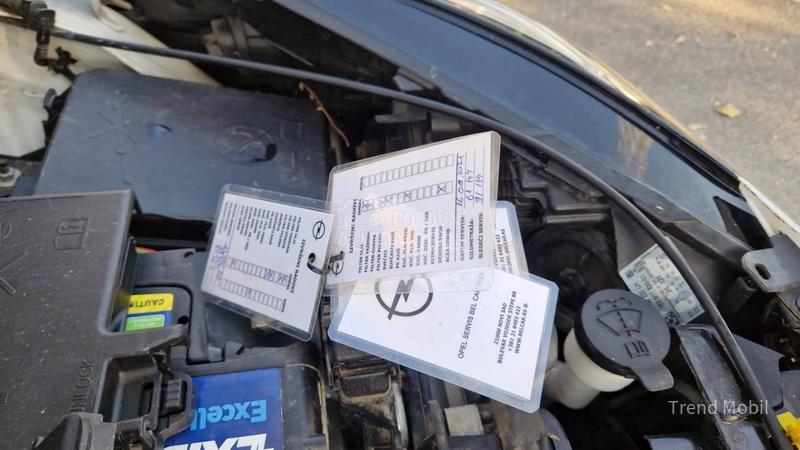 Opel Corsa E 1.4 tng srb