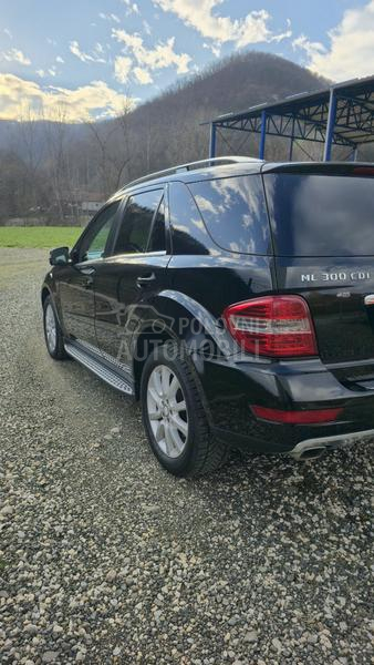 Mercedes Benz ML 300 Grand Edition