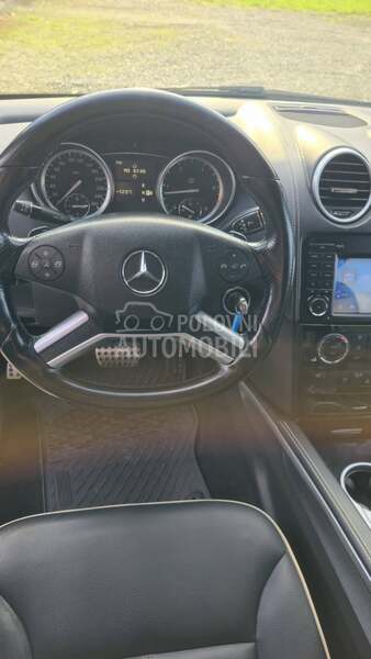 Mercedes Benz ML 300 Grand Edition