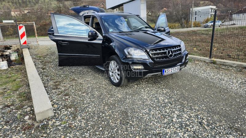 Mercedes Benz ML 300 Grand Edition