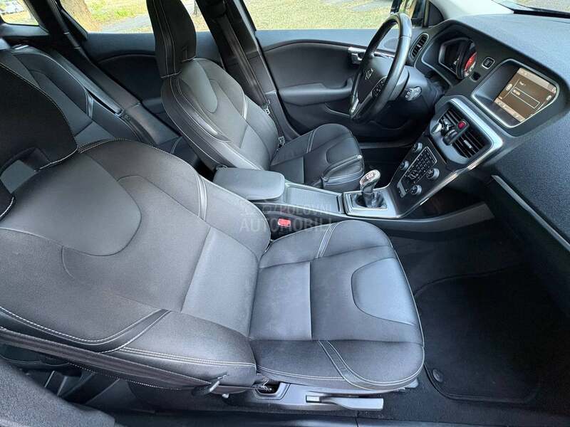 Volvo V40 1.6 fuL oprem