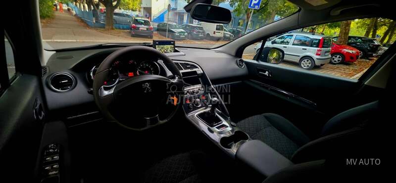 Peugeot 3008 1.6 EHDI STYLE