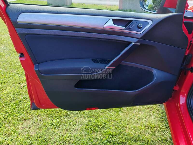 Volkswagen Golf 7 1.6TDI .rezervisan.