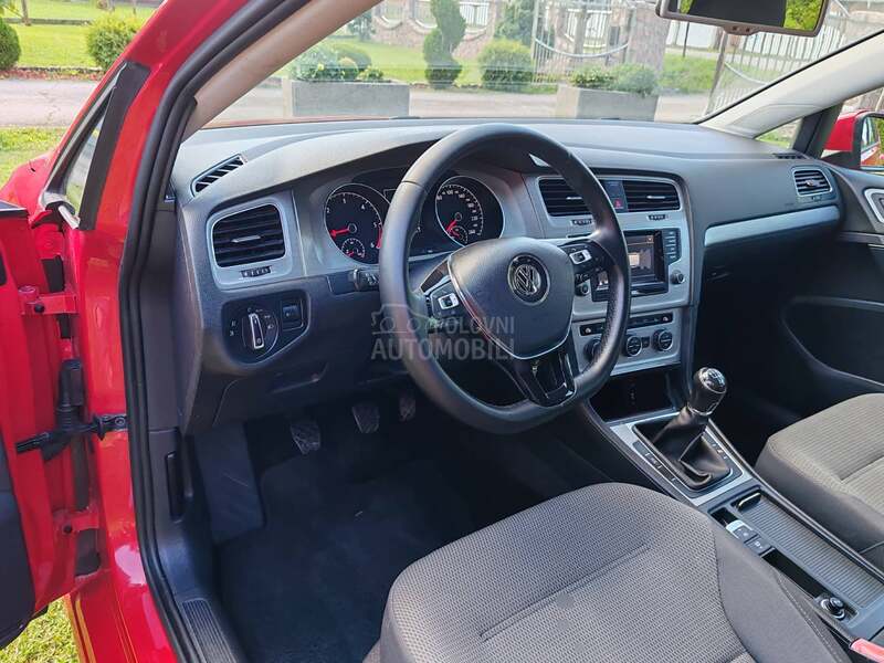 Volkswagen Golf 7 1.6TDI .rezervisan.