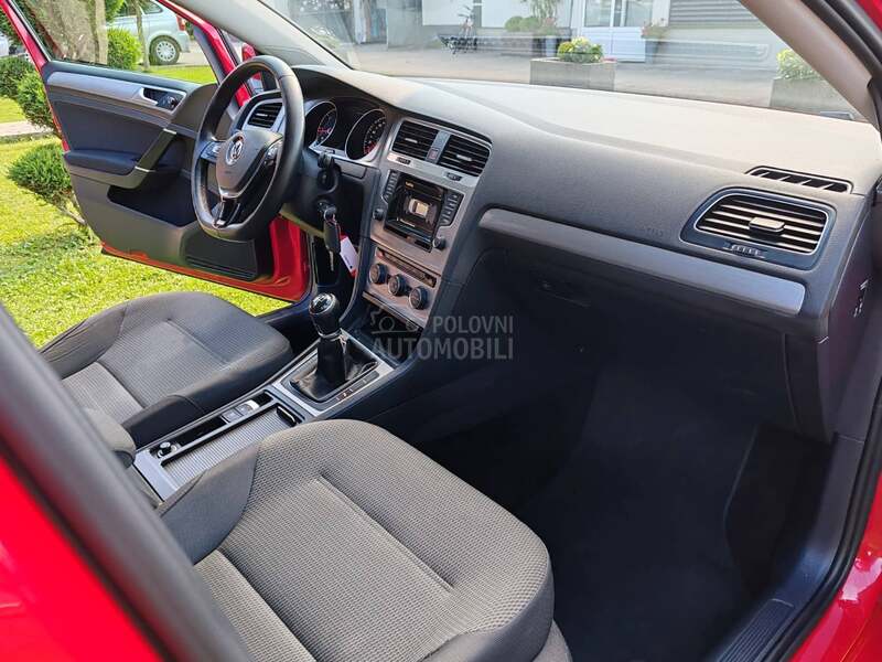 Volkswagen Golf 7 1.6TDI .rezervisan.