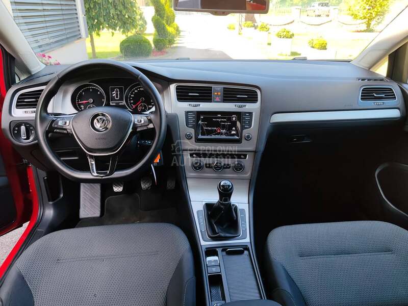 Volkswagen Golf 7 1.6TDI .rezervisan.