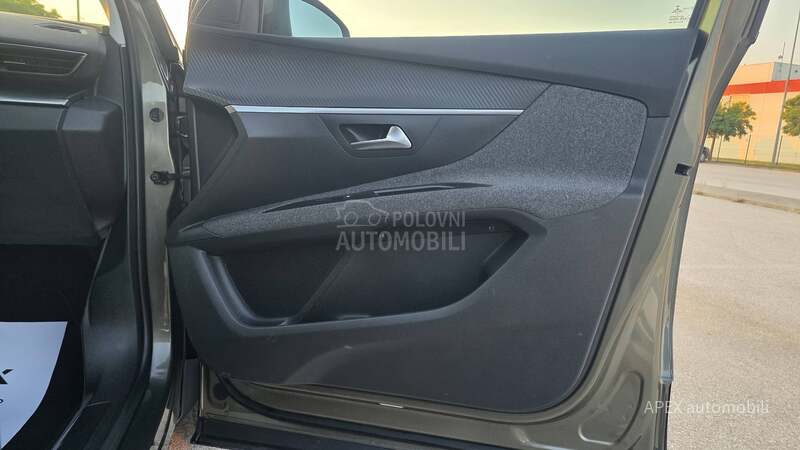 Peugeot 5008 1.5 BlueHdi