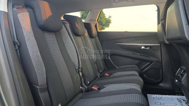 Peugeot 5008 1.5 BlueHdi