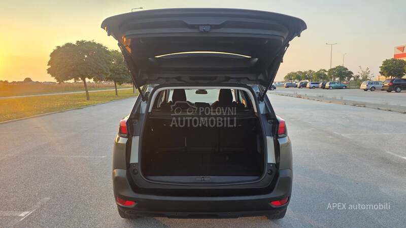 Peugeot 5008 1.5 BlueHdi