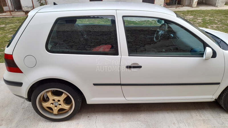 Volkswagen Golf 4 1.6 16V