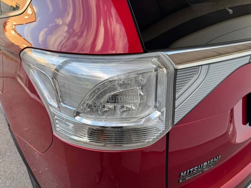Mitsubishi Outlander 2.0 4x4 7 sed MATIK