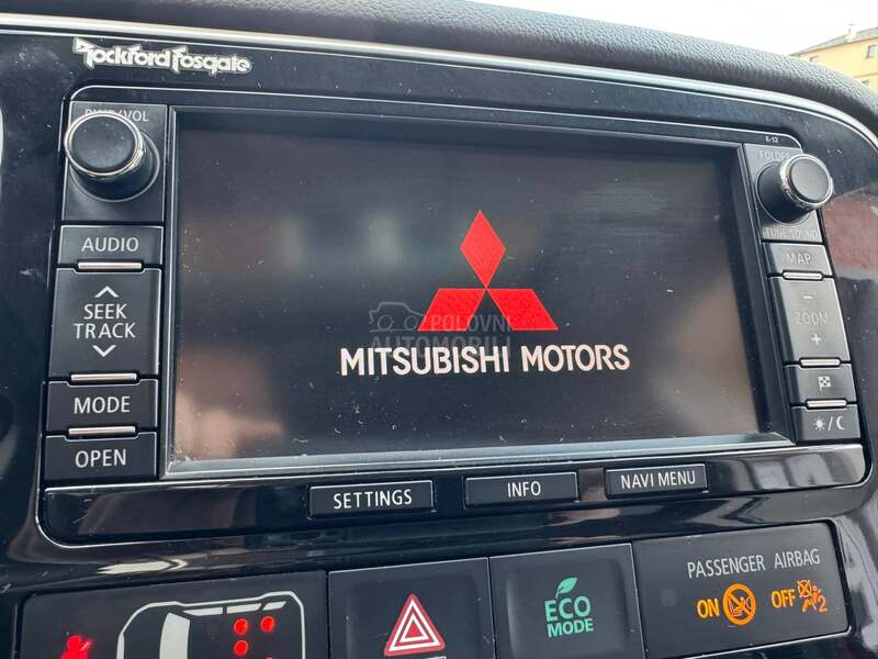 Mitsubishi Outlander 2.0 4x4 7 sed MATIK