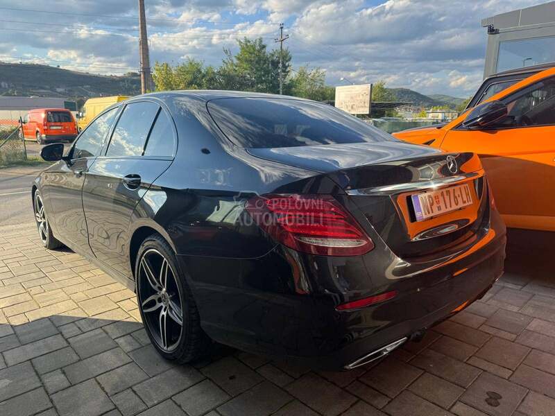 Mercedes Benz E 220 AMG