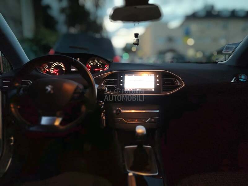 Peugeot 308 1.5 BHDI premium 130