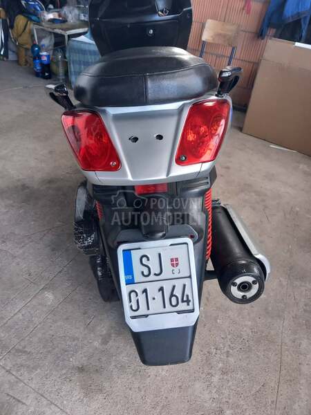 Yamaha X maks 250