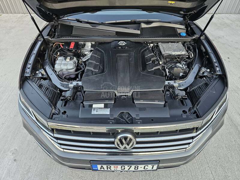 Volkswagen Touareg 3.0 V6 TDI /VAZDUH/
