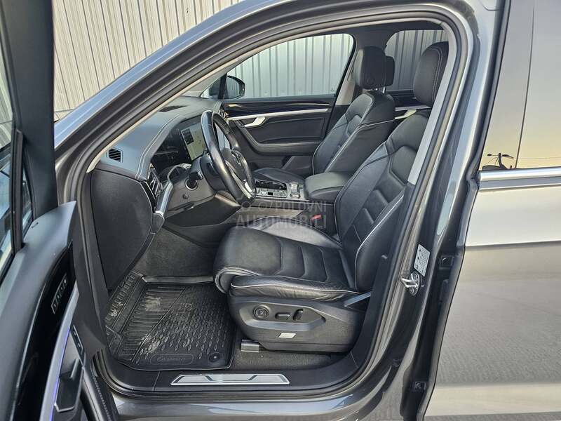 Volkswagen Touareg 3.0 V6 TDI /VAZDUH/