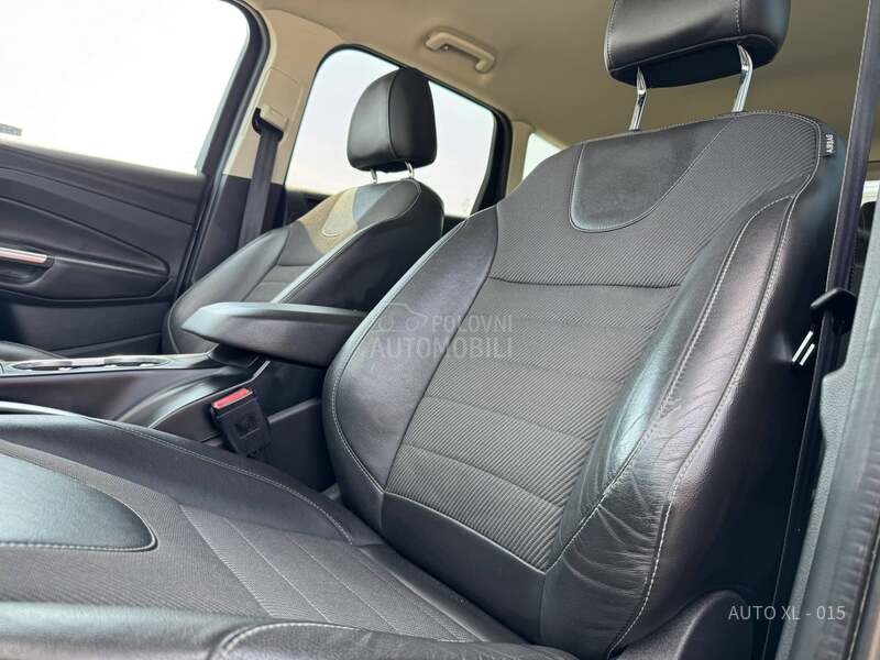 Ford Kuga 2.0 TDCI / TITANIUM