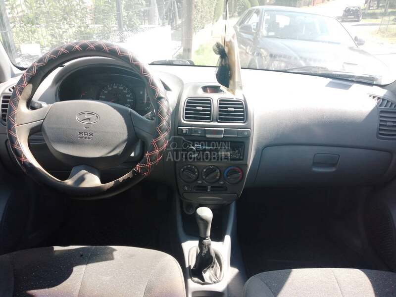 Hyundai Accent 0DLIČAN -AUT0