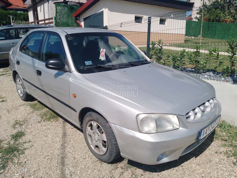 Hyundai Accent 0DLIČAN -AUT0