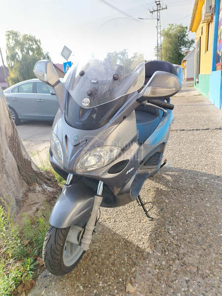 Piaggio X9 500i