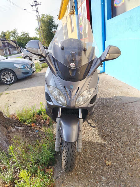 Piaggio X9 500i