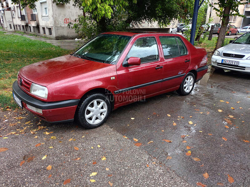 Volkswagen Vento 1.8