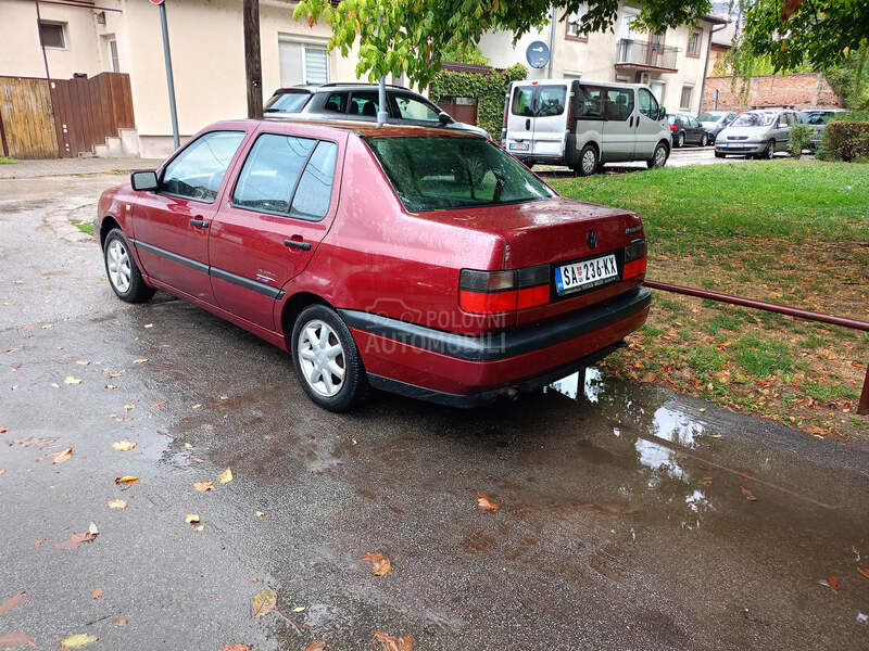 Volkswagen Vento 1.8