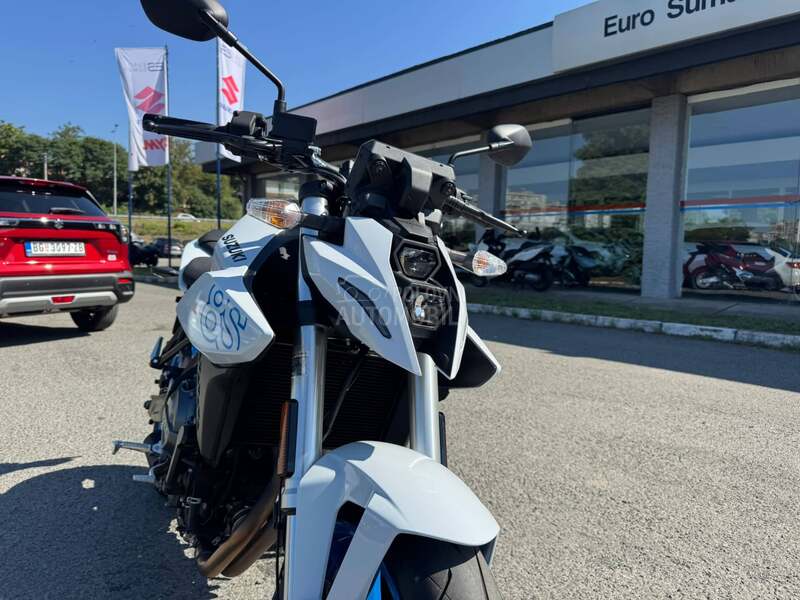 Suzuki GSX-S 8S M3