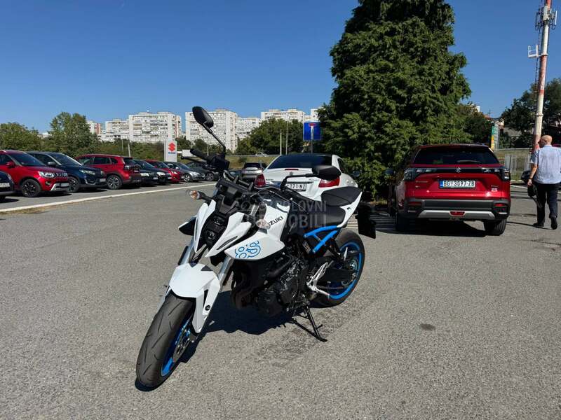 Suzuki GSX-S 8S M3