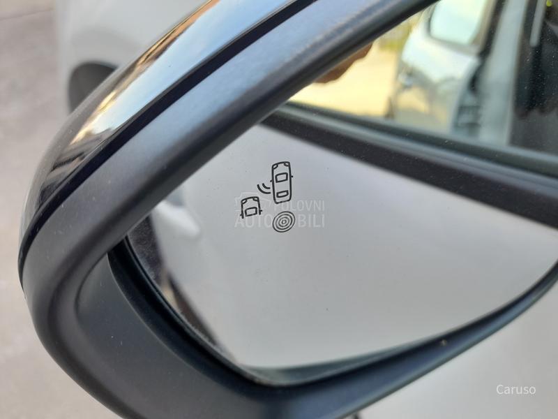 Citroen C3 1.2 SHIINE AT6