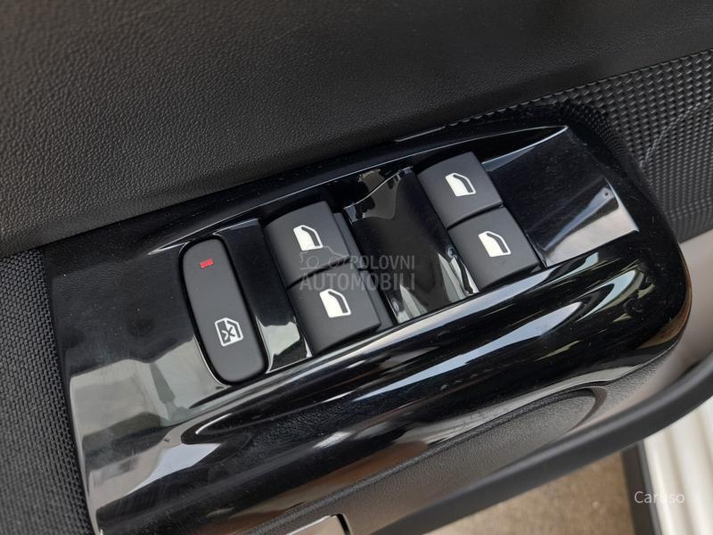 Citroen C3 1.2 SHIINE AT6