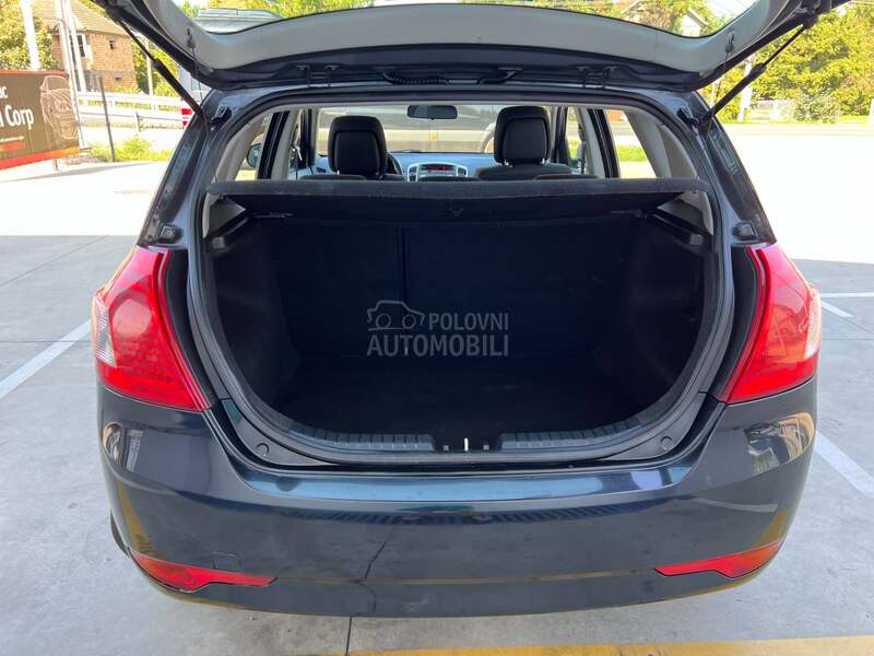 Kia cee`d 1.4b CVVT LX CITY