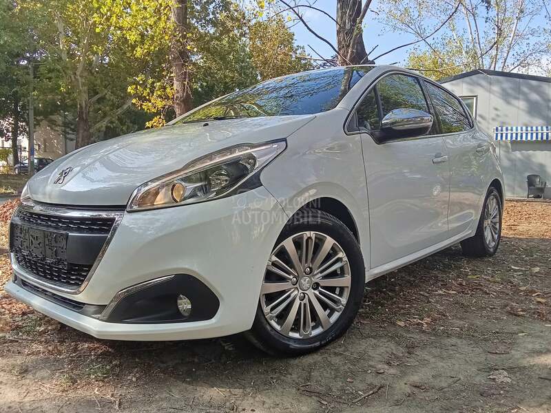 Peugeot 208 ALLURE