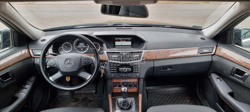 Mercedes Benz E 200 porodičan auto