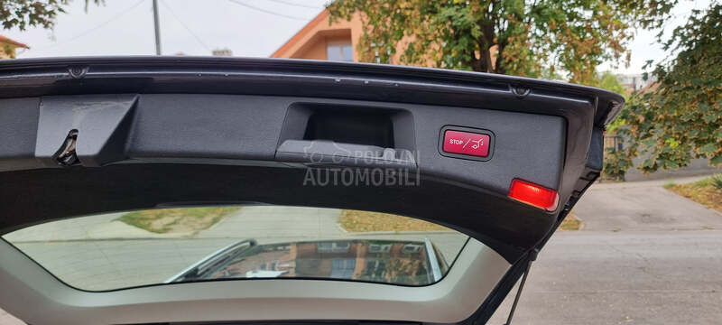 Mercedes Benz E 200 porodičan auto