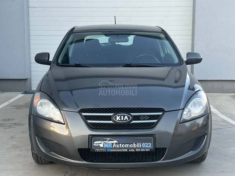 Kia cee`d 1.4b LX FRESH