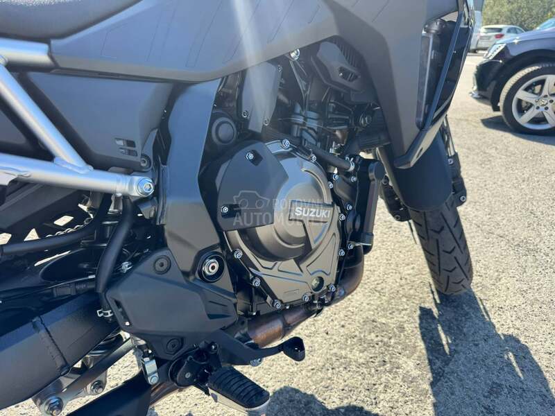 Suzuki V STROM 800 M4