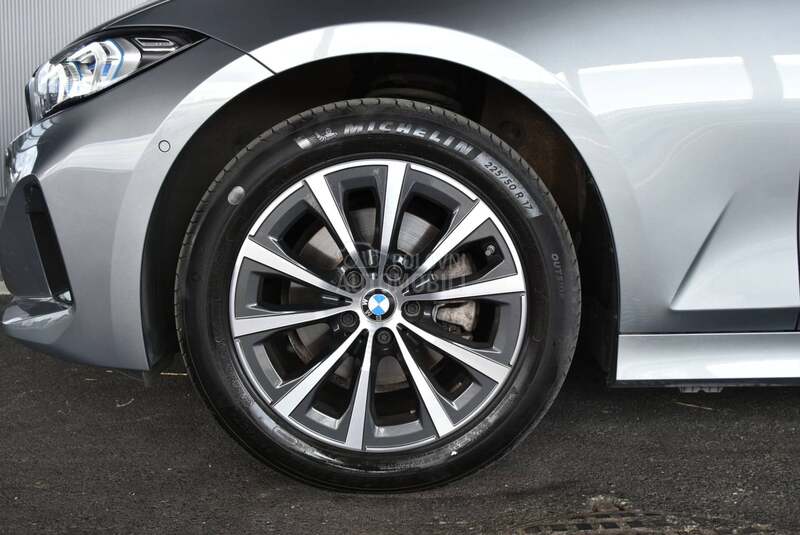 BMW 320 i xDrive AT